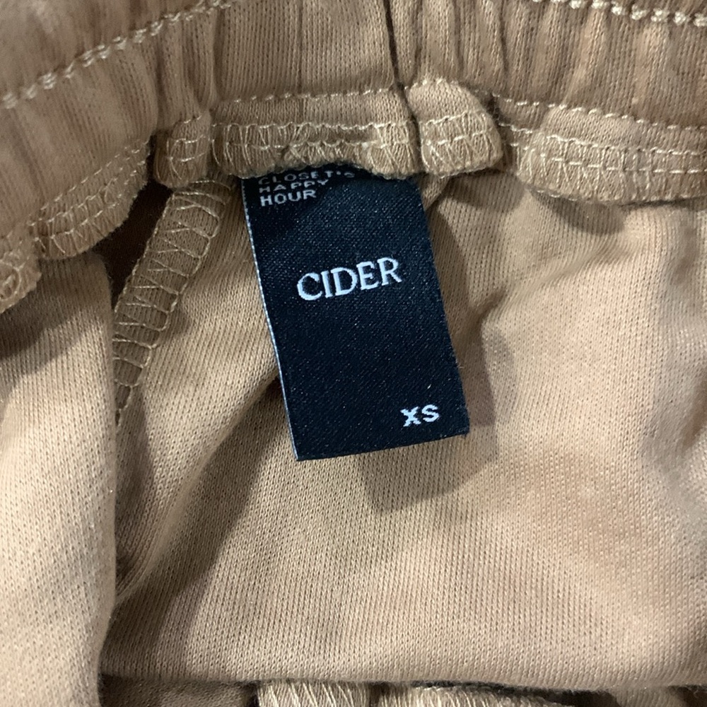 New Cider Fashions Light Brown Shorts & Crop Top Set Womens Size X-Small - Picture 11 of 11